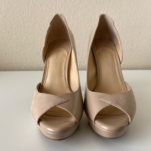Sz 5.5 Gianni Bini peep toe nude pumps